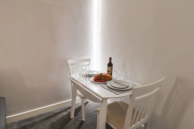 Frankie’s Seaview 3