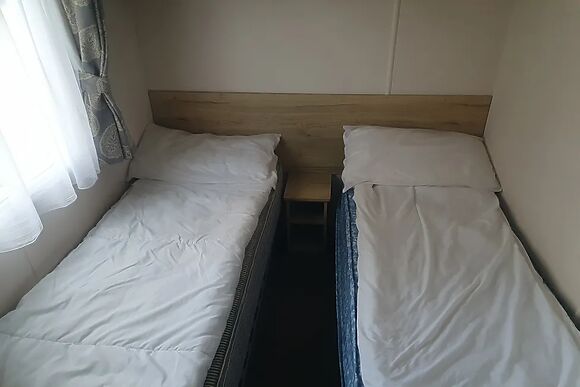 Caravan 325