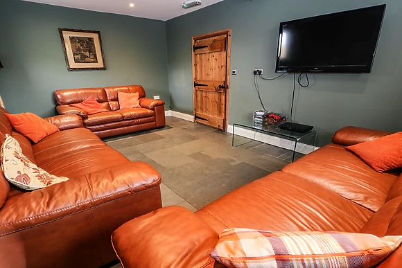 Maestyddyn Farm House