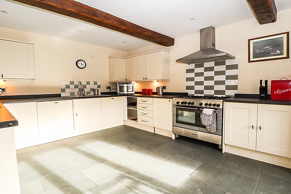 Maestyddyn Farm House