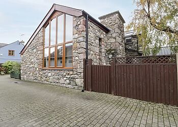 Ddol Helyg Barn