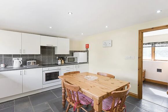 Groves Fishleigh