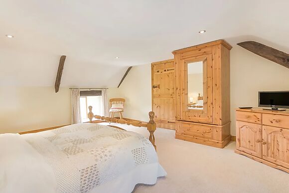 Groves Fishleigh