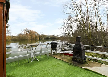 The Lakeside Yurt