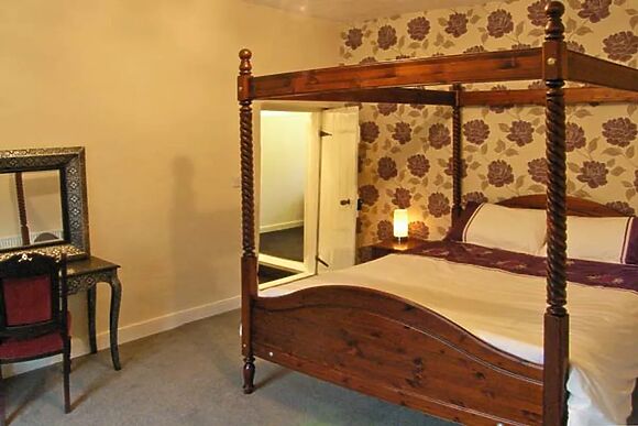 Hendre Aled Farmhouse