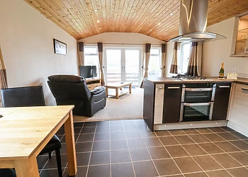 Oak Lodge