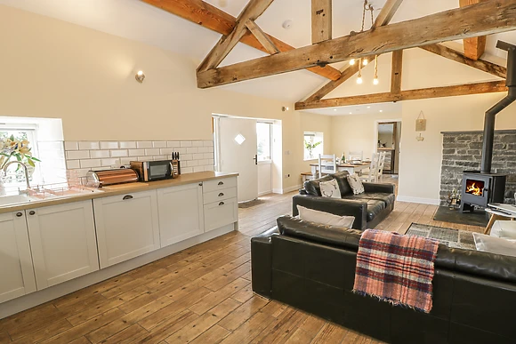 Rhianwen, Plas Moelfre Hall Barns