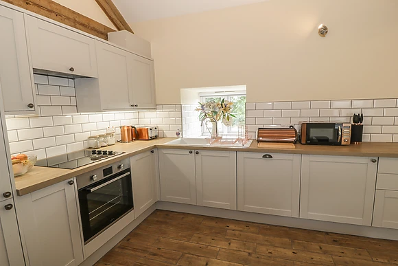 Rhianwen, Plas Moelfre Hall Barns