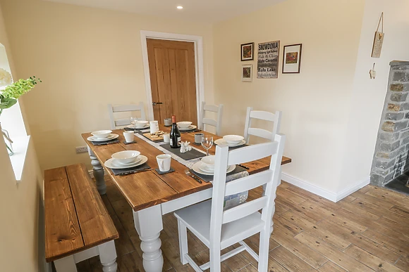 Rhianwen, Plas Moelfre Hall Barns