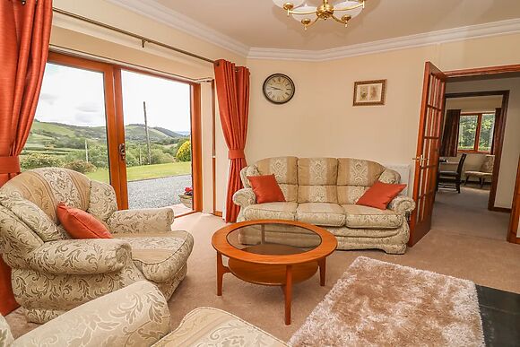 Drainbyrion Farm House