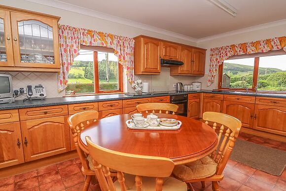 Drainbyrion Farm House