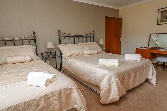 Drainbyrion Farm House