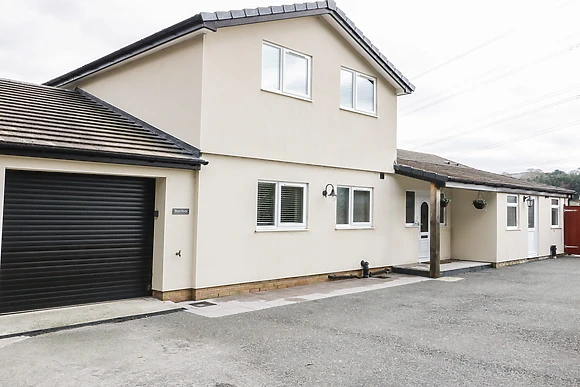 Bryn Derw Holiday Cottage