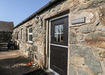 Bwthyn yr Helyg (Willow Cottage)