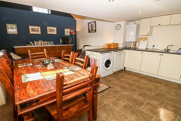 Bwthyn Yr Helyg (willow Cottage)