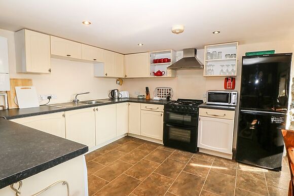 Bwthyn Yr Helyg (willow Cottage)