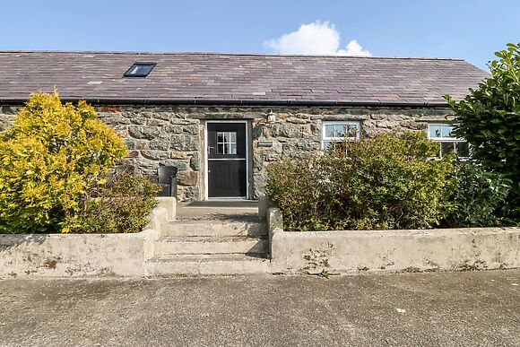 Bwthyn Yr Onnen (ash Cottage)
