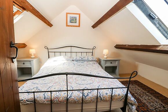 Bwthyn Yr Onnen (ash Cottage)