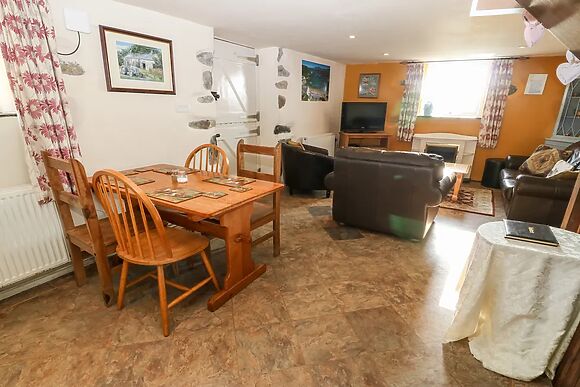 Bwthyn Celyn (holly Cottage)