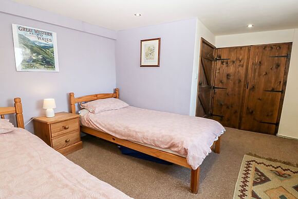 Bwthyn Celyn (holly Cottage)