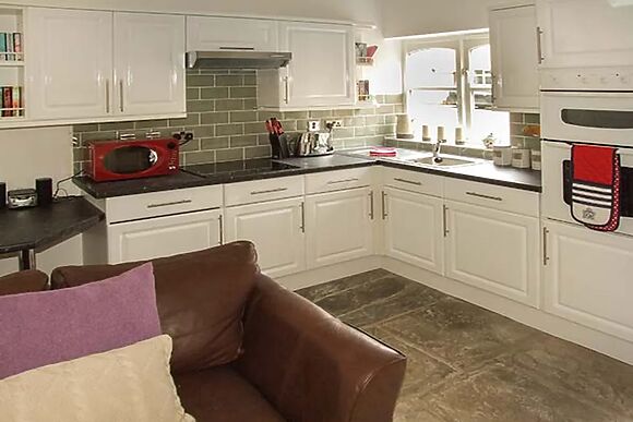 Finwood Cottage 1