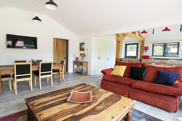 Whitehands Farm Barn