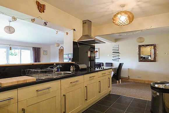 Summerfield House with Hot Tub