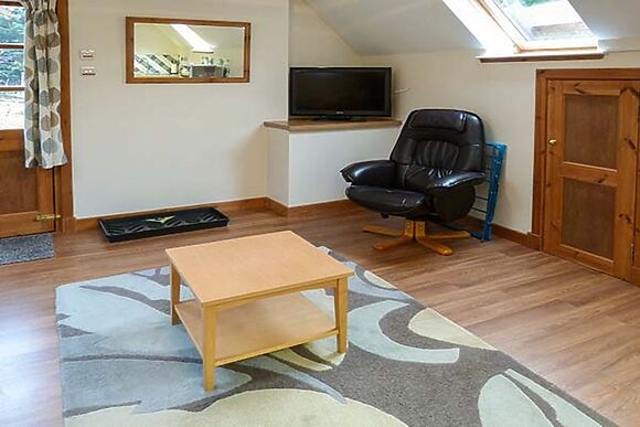 Lakefield Apartment