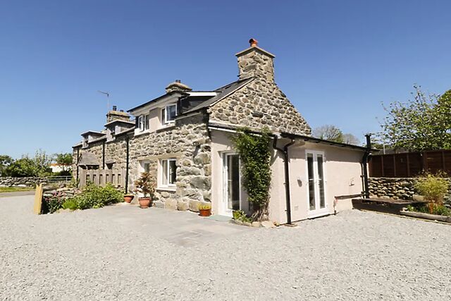 2 Borthwen Cottages