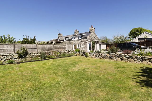2 Borthwen Cottages