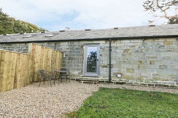 Lowdale Barns West