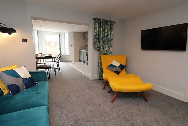 Apt 1 @ Hunter's Quay