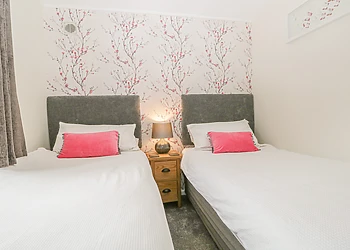 Footprints Lodge