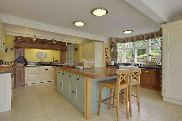Abbots Manor