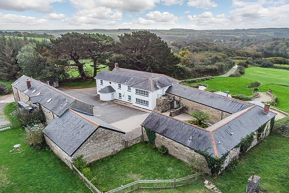 Tregoninny Vineyard And Woodland Farmhouse