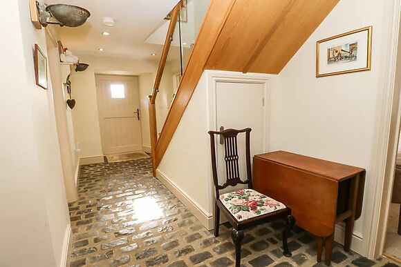 Cross Cottage