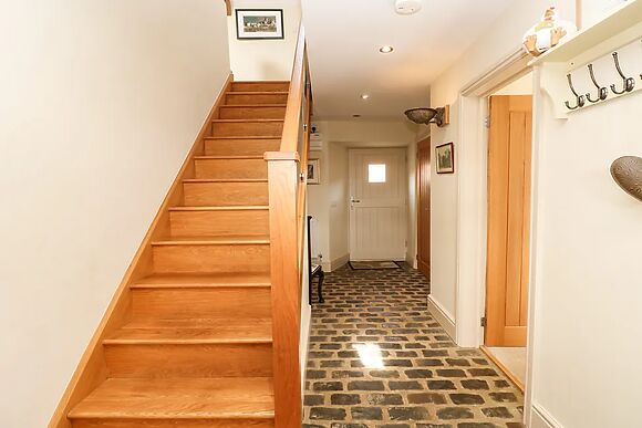 Cross Cottage