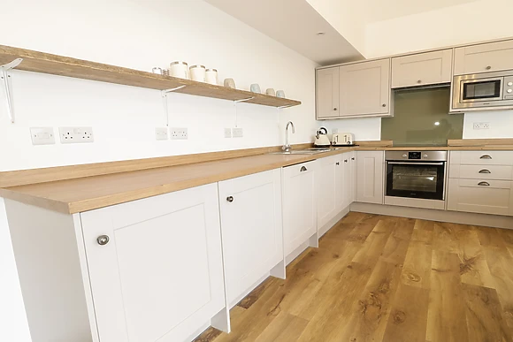 Swan Lodge Castle Farm