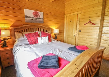 Manor Farm Lodges - Red Kite Lodge