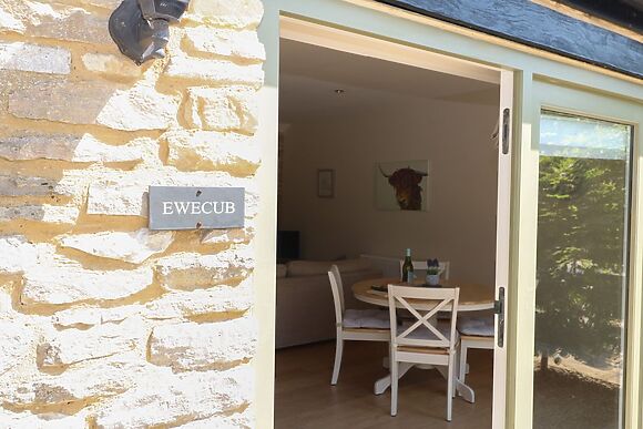 Ewecub Barn