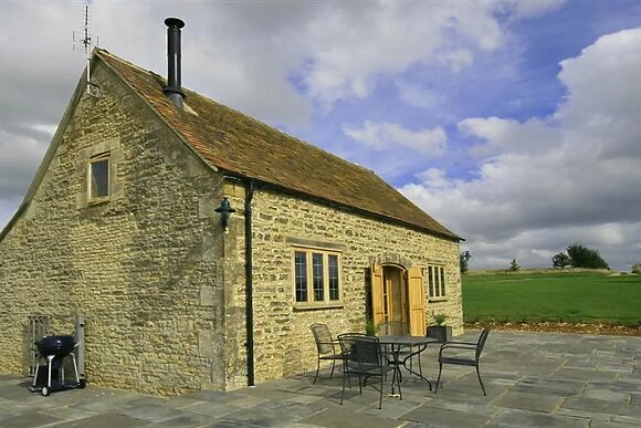 Calcot Peak Barn