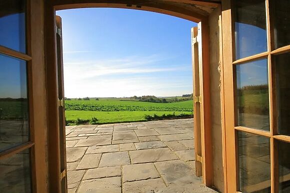 Calcot Peak Barn