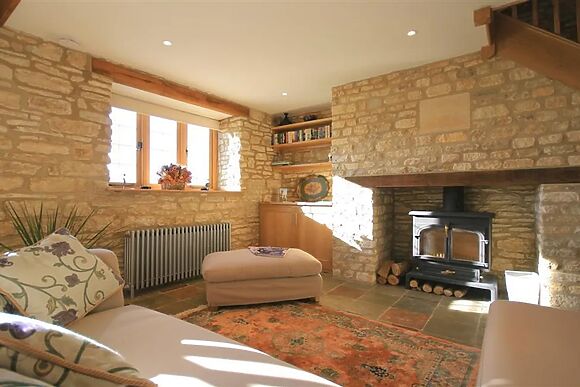 Calcot Peak Barn