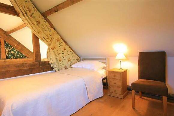 Calcot Peak Barn