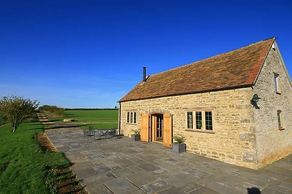 Calcot Peak Barn