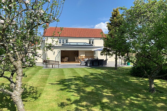 4-Bedroom Hot Tub Barn in Mawbray
